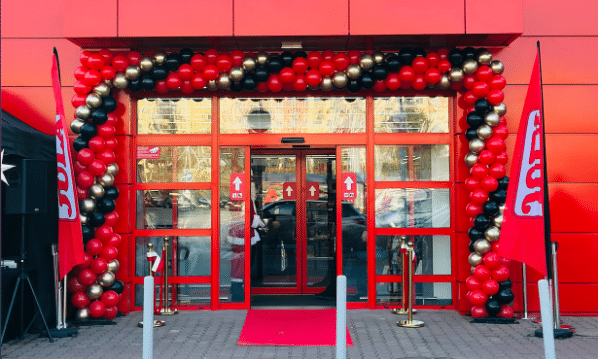 Bramy balonowe jako pierwszy krok do niezapomnianego wydarzenia biznesowego